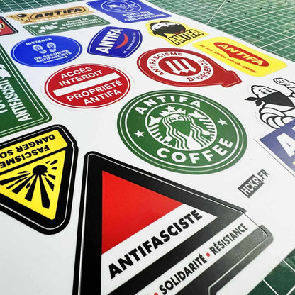 Détourne et colle : planche de 15 stickers antifa